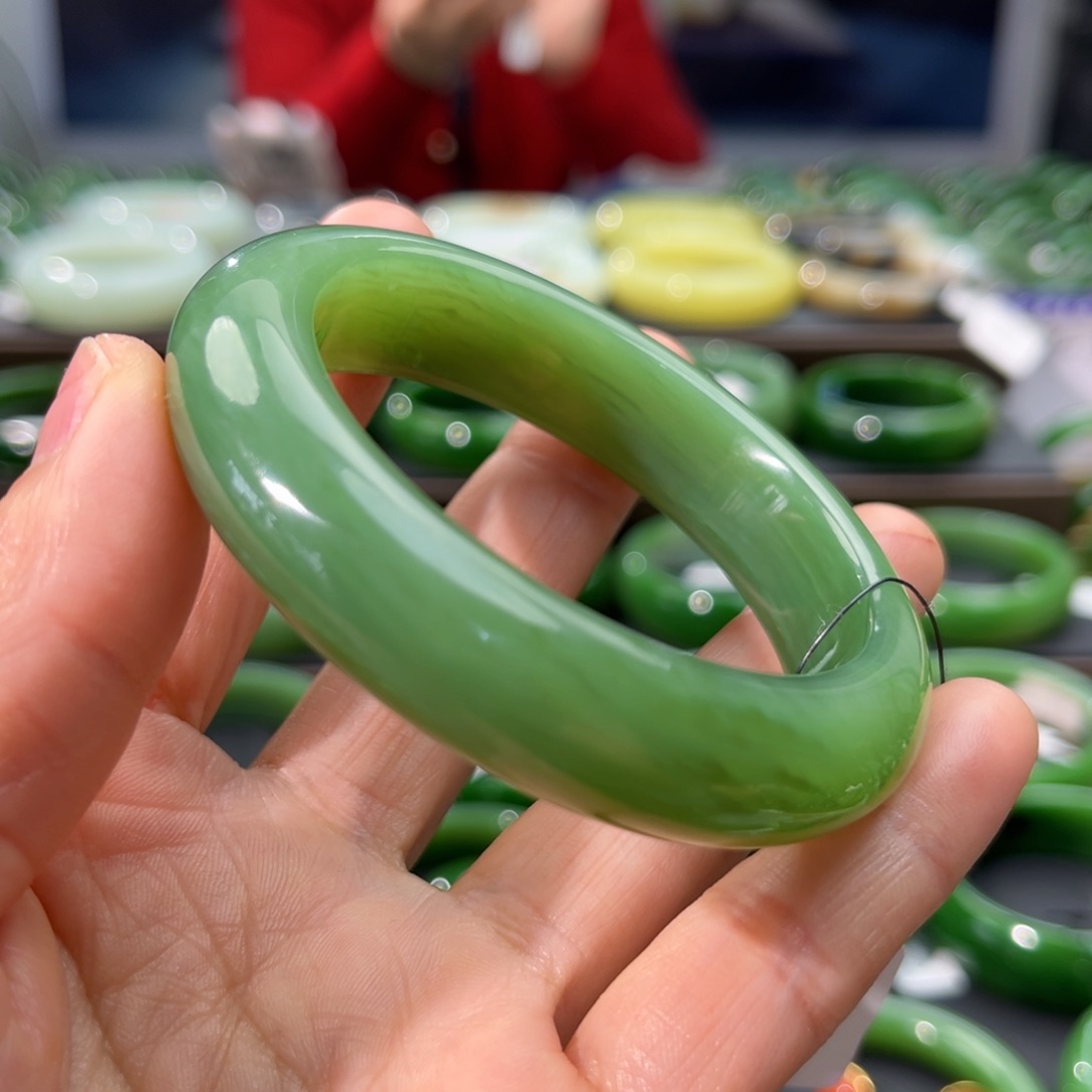 和田玉（碧玉）手镯未镶嵌