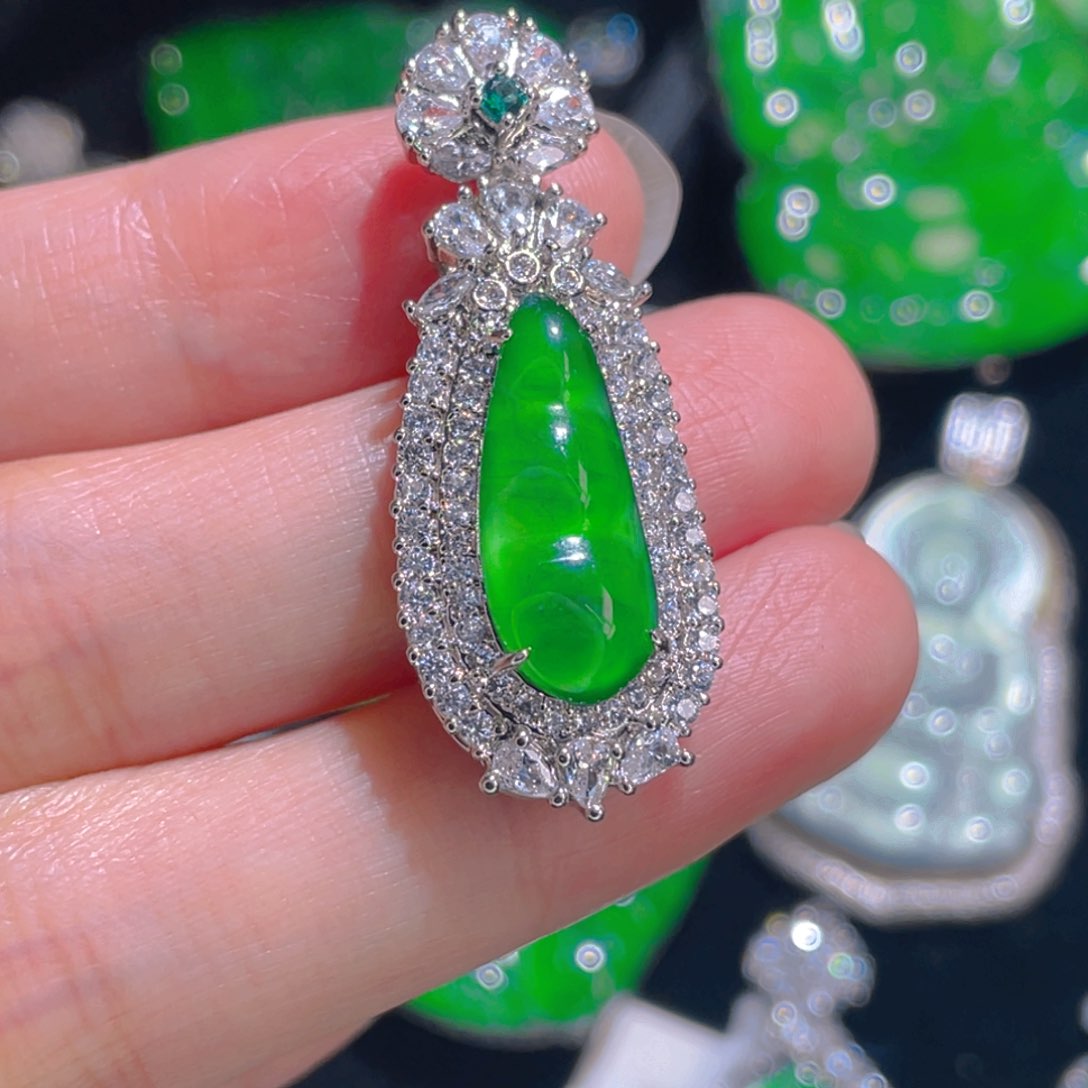 翡翠吊坠(不含链)未镶嵌