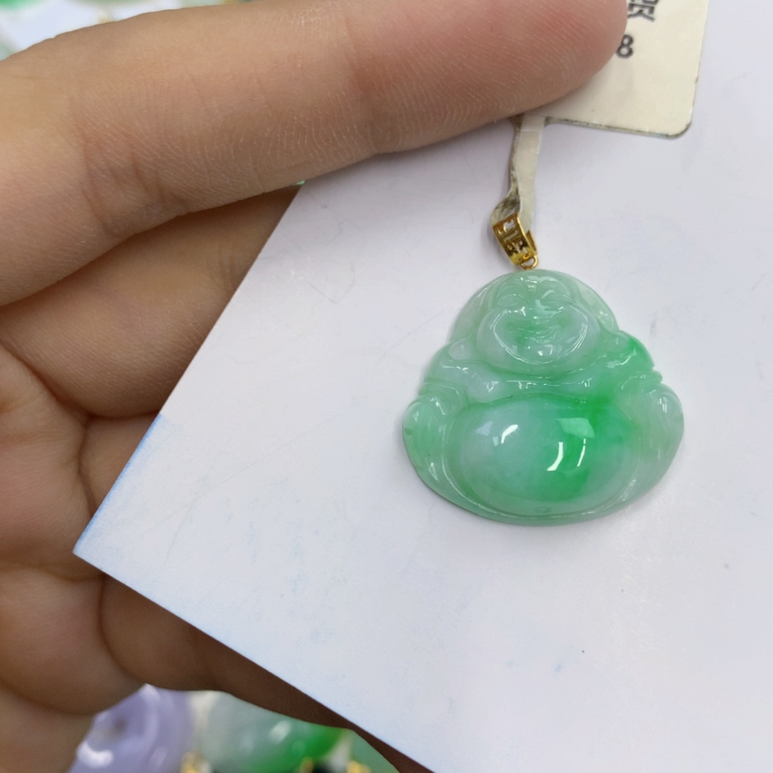 翡翠18K金镶嵌颈饰翡翠