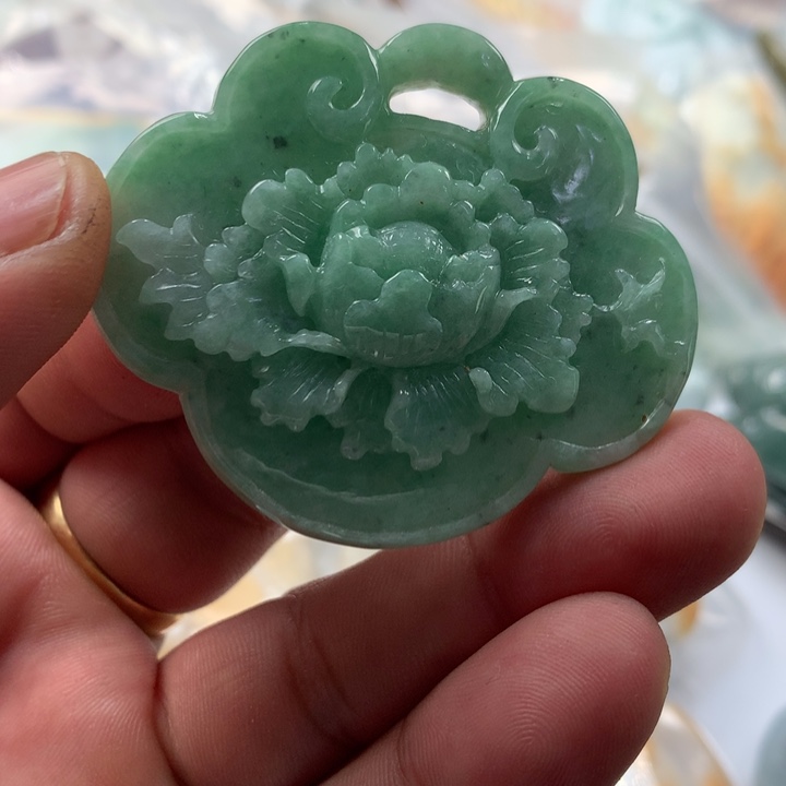 翡翠未镶嵌颈饰保真天然a货翡翠