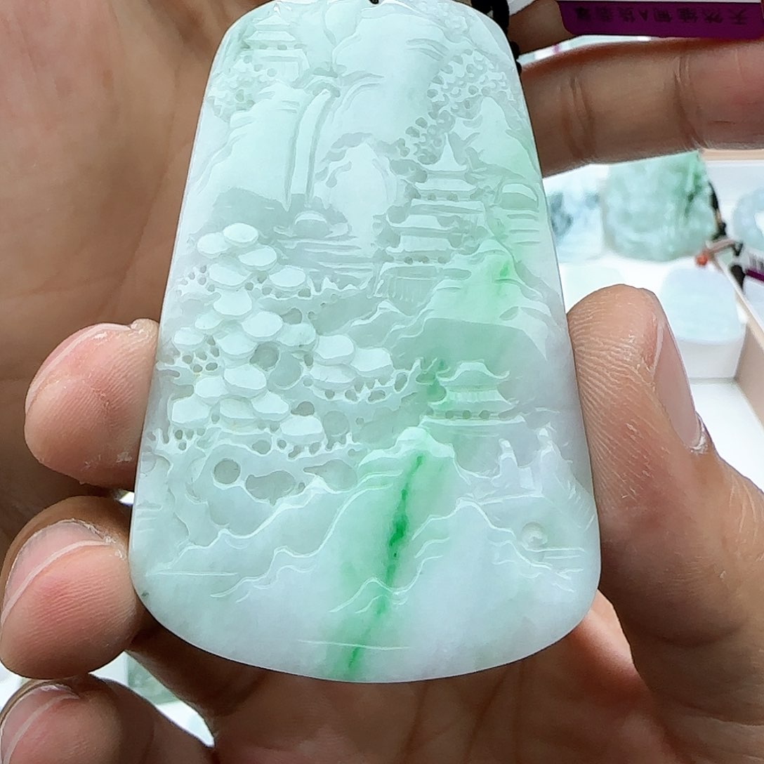 翡翠颈饰未镶嵌翡翠