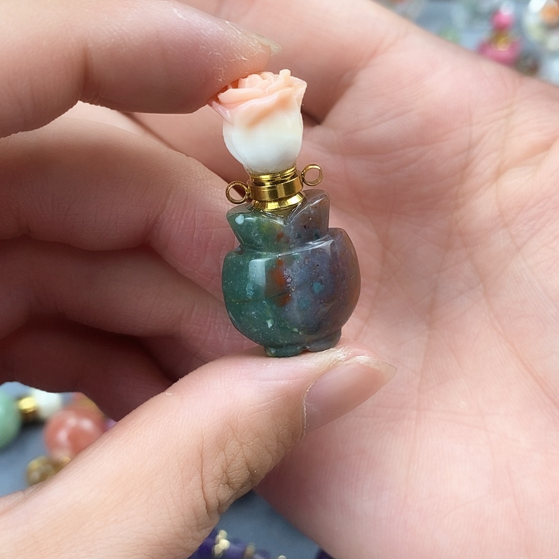 查罗石颈饰合金天然