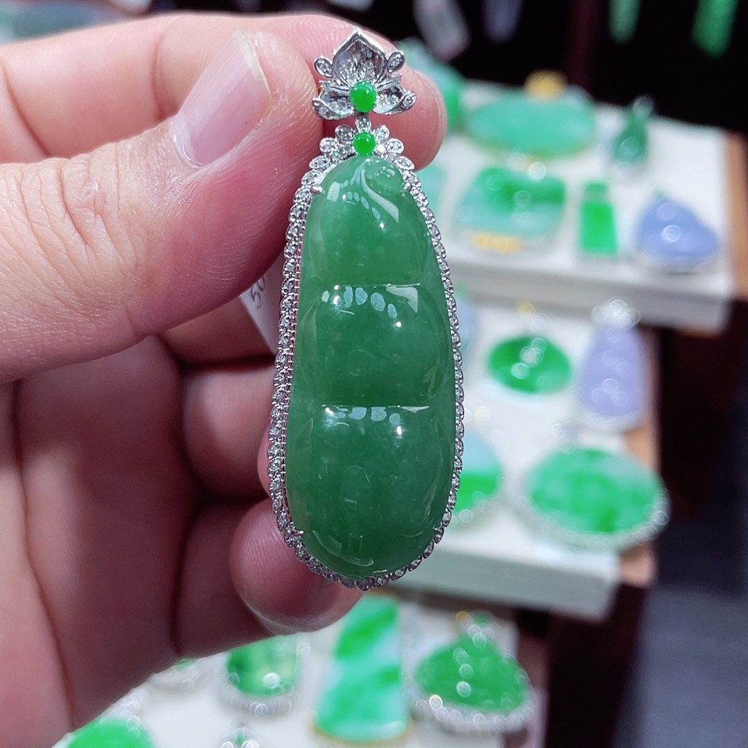 翡翠吊坠(不含链)18K金镶嵌