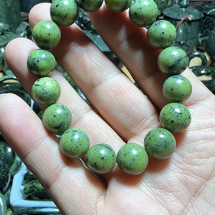 蛇纹石玉手串1..2cm未镶嵌