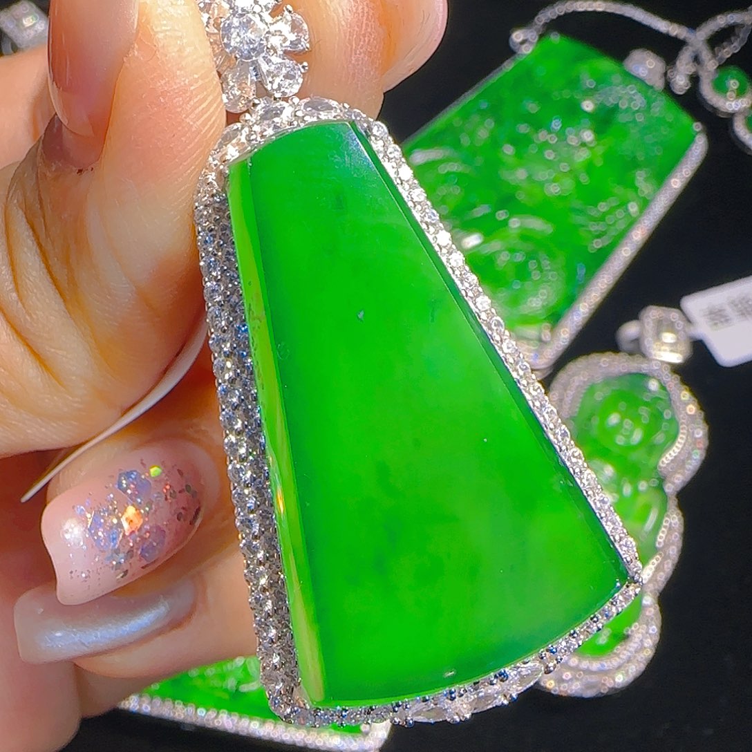 翡翠吊坠(赠链)银S925镶嵌