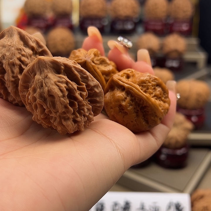 文玩核桃把件三棱➕野生q-043