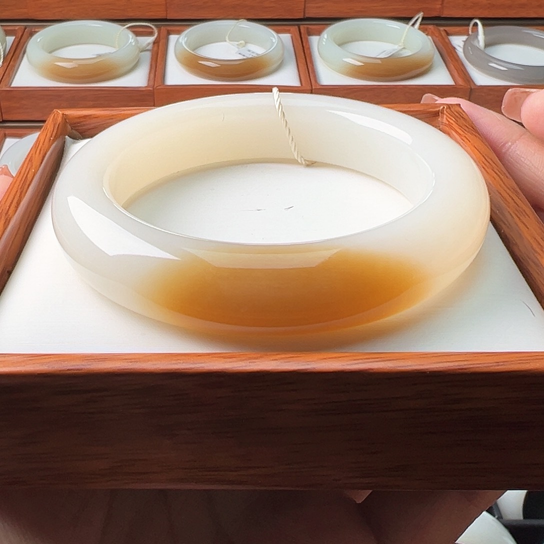 和田玉手镯未镶嵌55