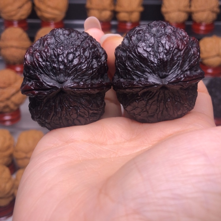 文玩核桃吊坠应*半40金丝绣球