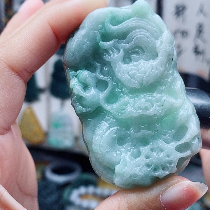 翡翠未镶嵌颈饰翡翠