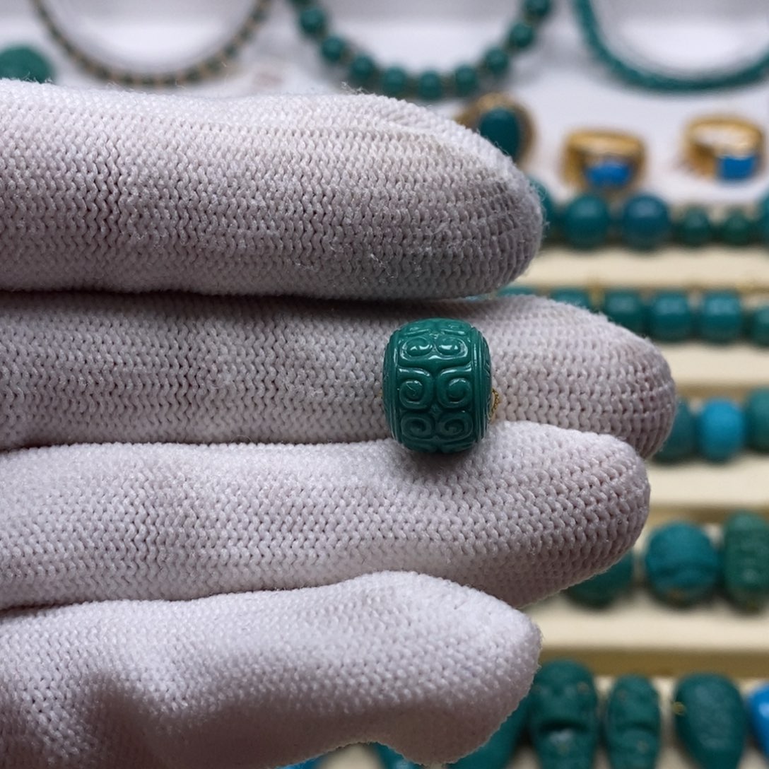 绿松石未镶嵌珠宝奇石