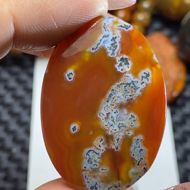 玛瑙/玉髓颈饰未镶嵌猫**鱼