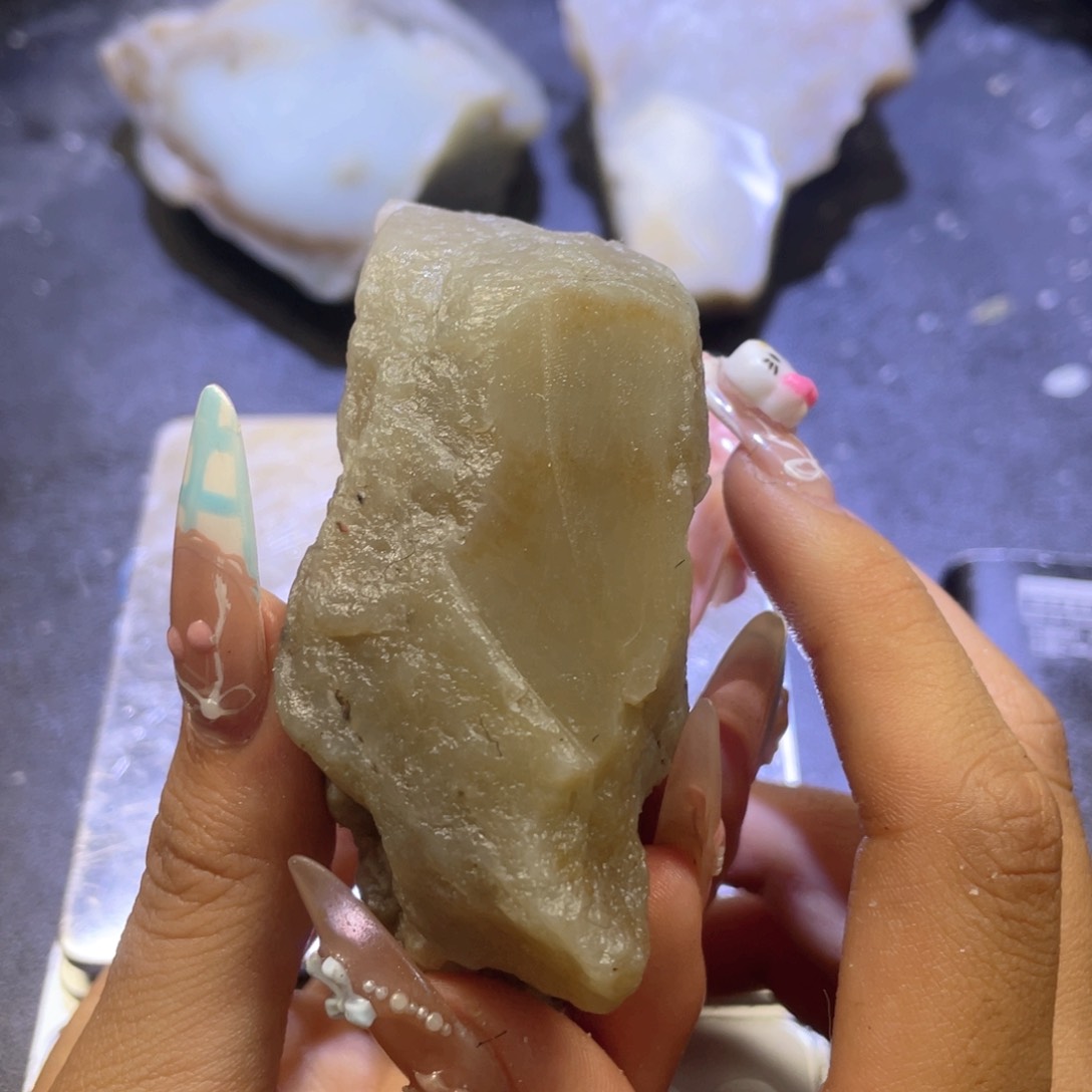 未镶嵌和田玉（糖玉）珠宝半成品