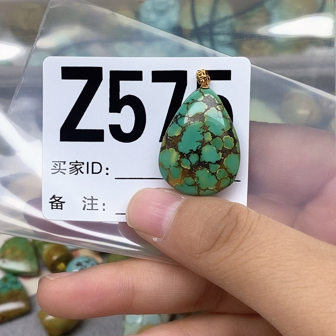 绿松石配饰未镶嵌宜*