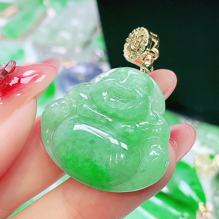 翡翠未镶嵌颈饰翡翠多样性发其一