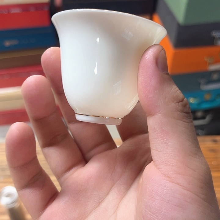 孤品茶具套装等。      