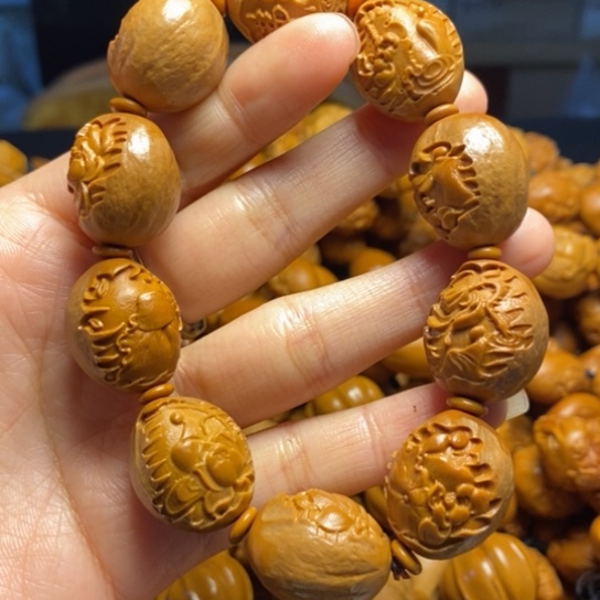 橄榄核吊坠包衣无相佛