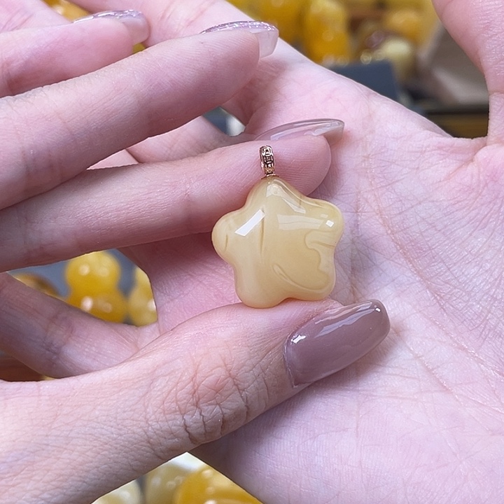琥珀18K金镶嵌珠宝奇石琥珀蜜蜡J61
