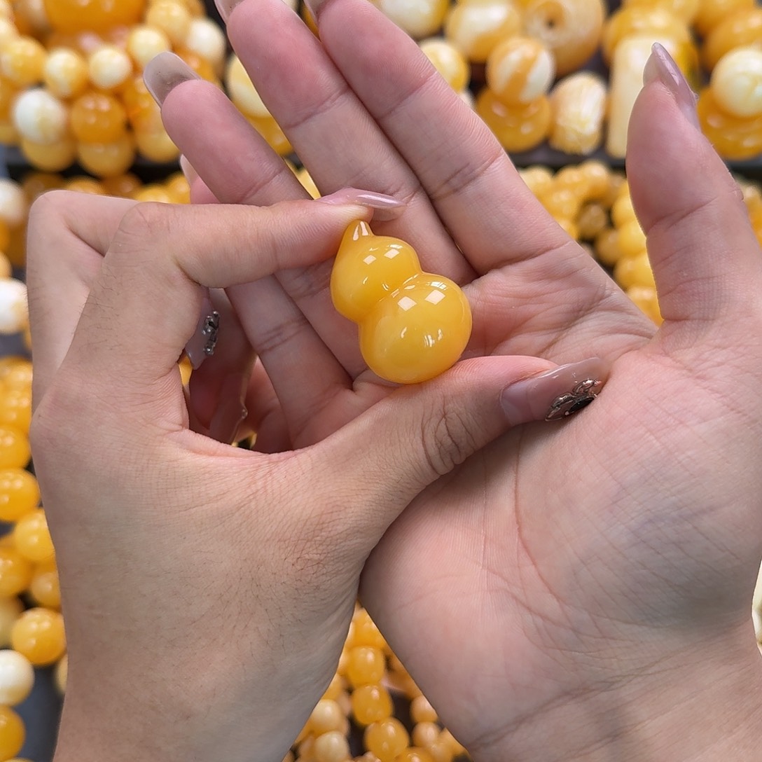 蜜蜡未镶嵌珠宝奇石11.4g