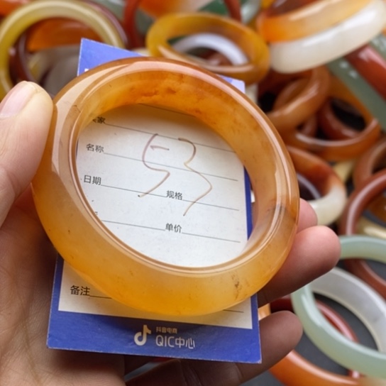 石英质玉未镶嵌手镯