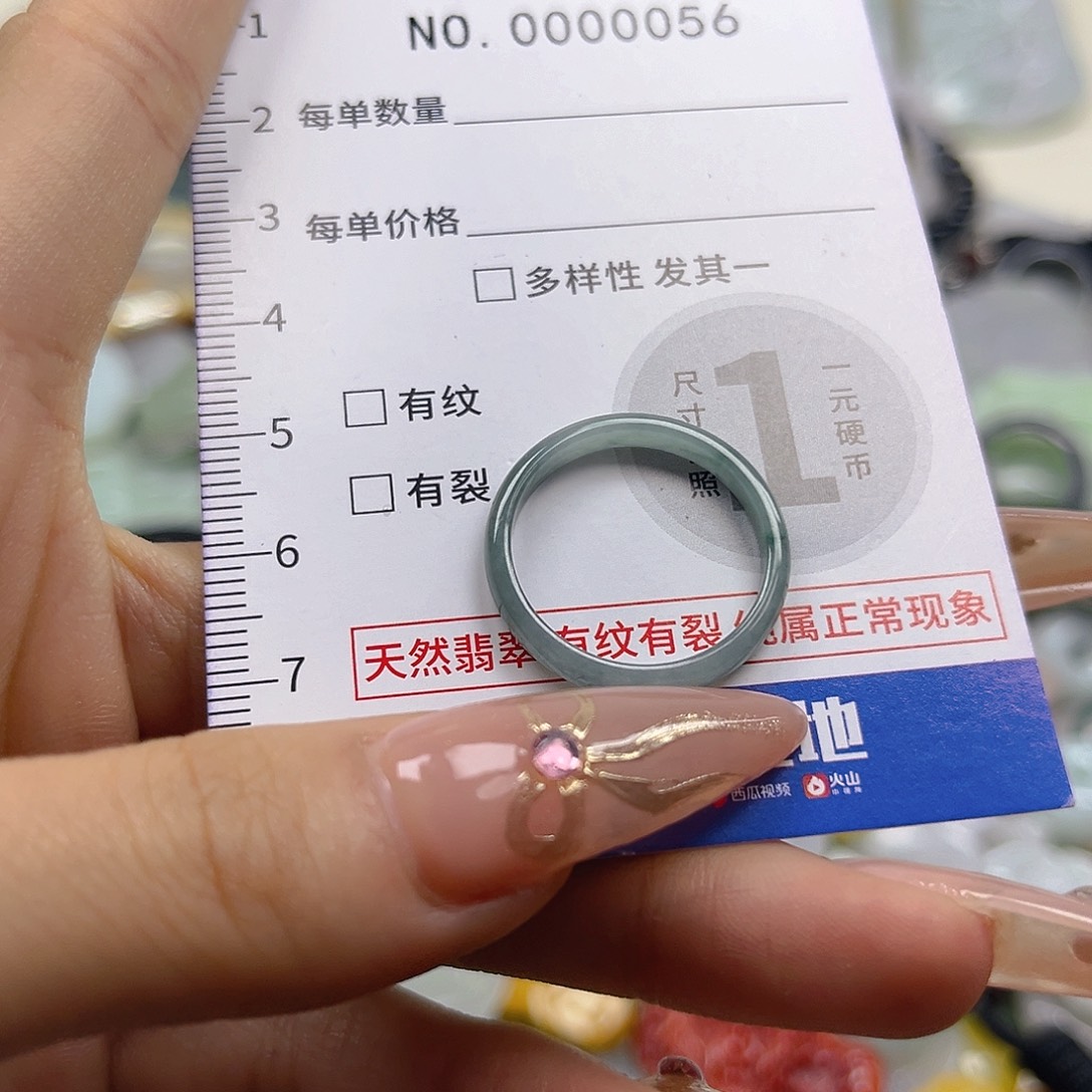 翡翠未镶嵌颈饰hhh