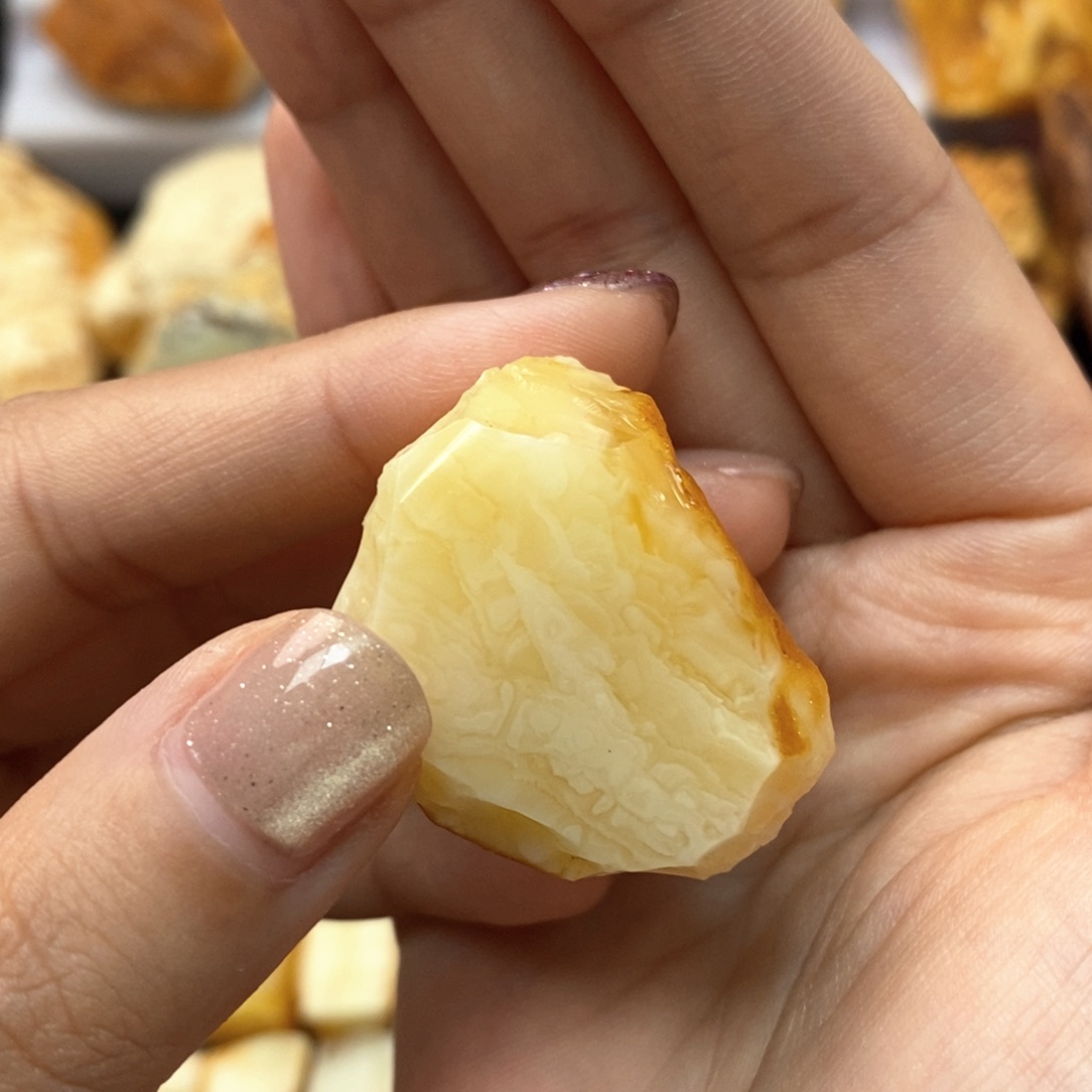 定制琥珀未镶嵌蜜蜡