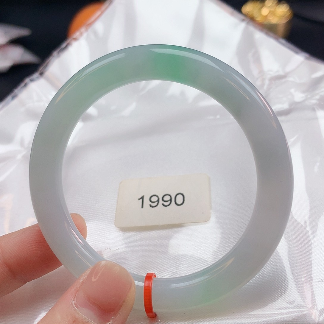 翡翠手镯未镶嵌52圈圆1990