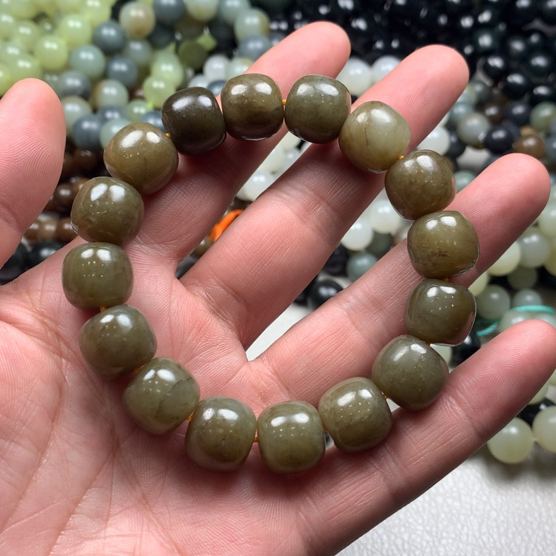 未镶嵌和田玉手链