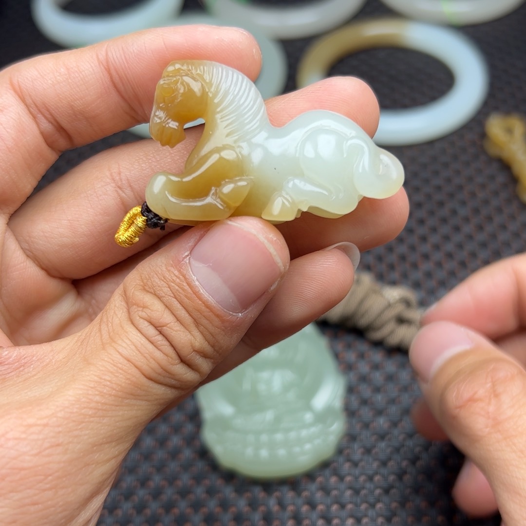 和田玉挂件未镶嵌