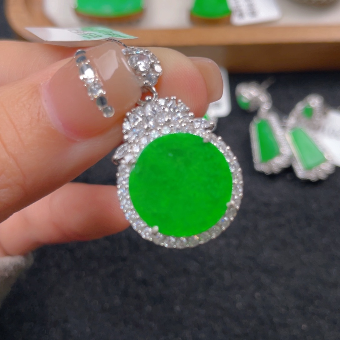 翡翠颈饰银S925镶嵌h h h jj