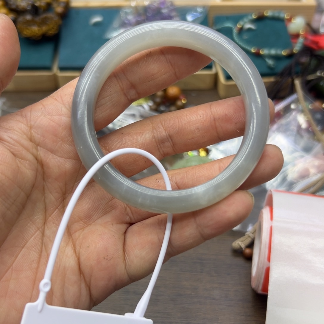 和田玉未镶嵌手镯57圈围099微瑕