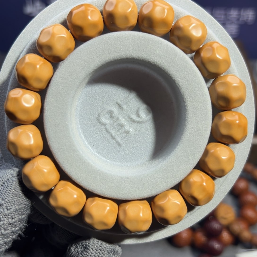 猴头核桃手串奶酪