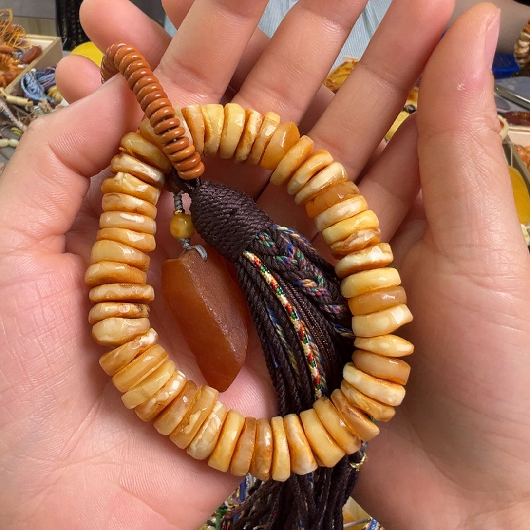 琥珀裸石未镶嵌蜜蜡