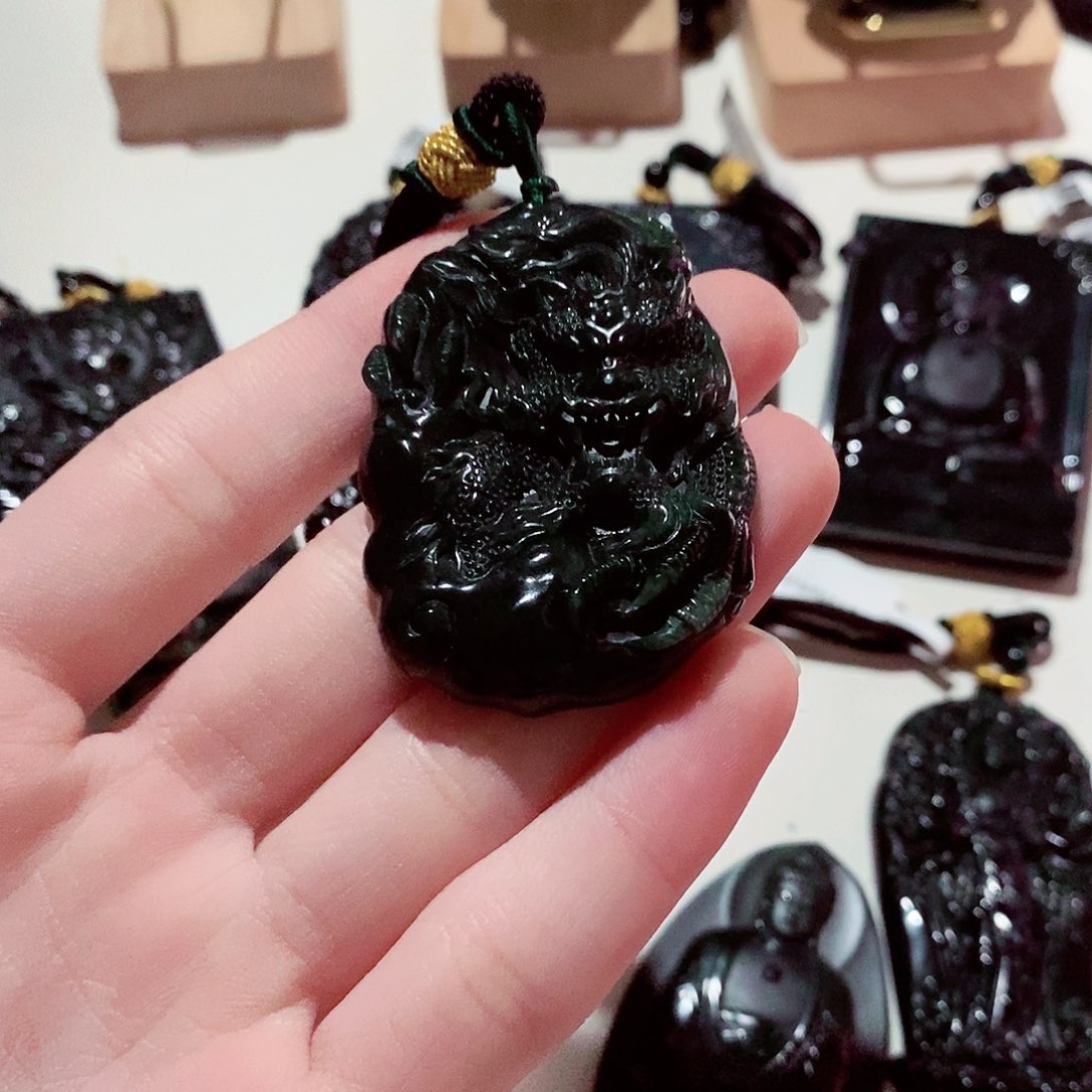 翡翠颈饰未镶嵌翡翠a