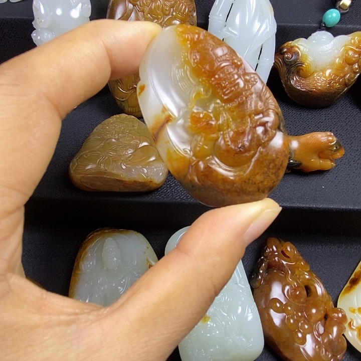 用***5和田玉未镶嵌颈饰