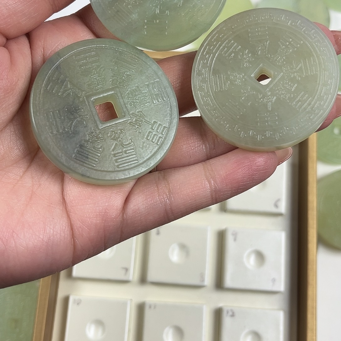 蛇纹石玉合金颈饰