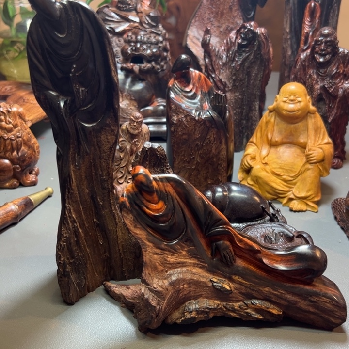 凯***义木大红酸枝无相佛摆件