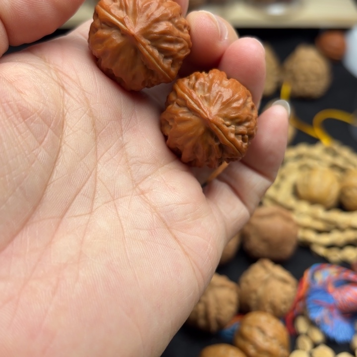 笑***风把件文玩核桃际洋文玩核桃秋子手捻242