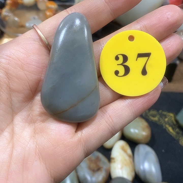 未镶嵌和田玉（糖玉）挂件