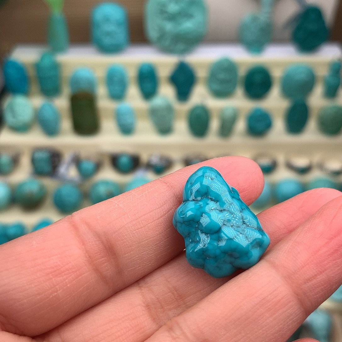 绿松石未镶嵌珠宝奇石