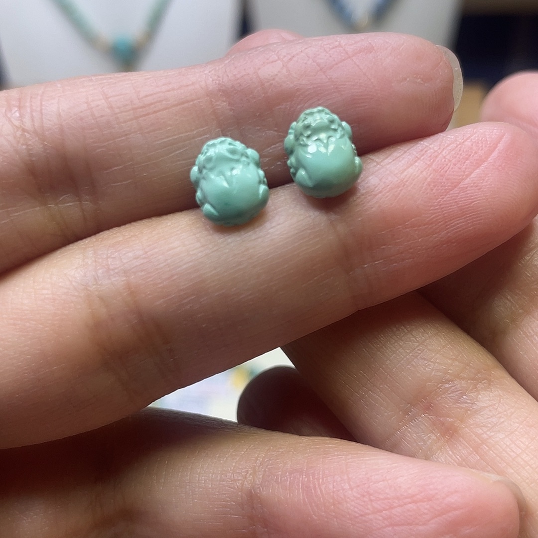 绿松石18K金镶嵌耳钉