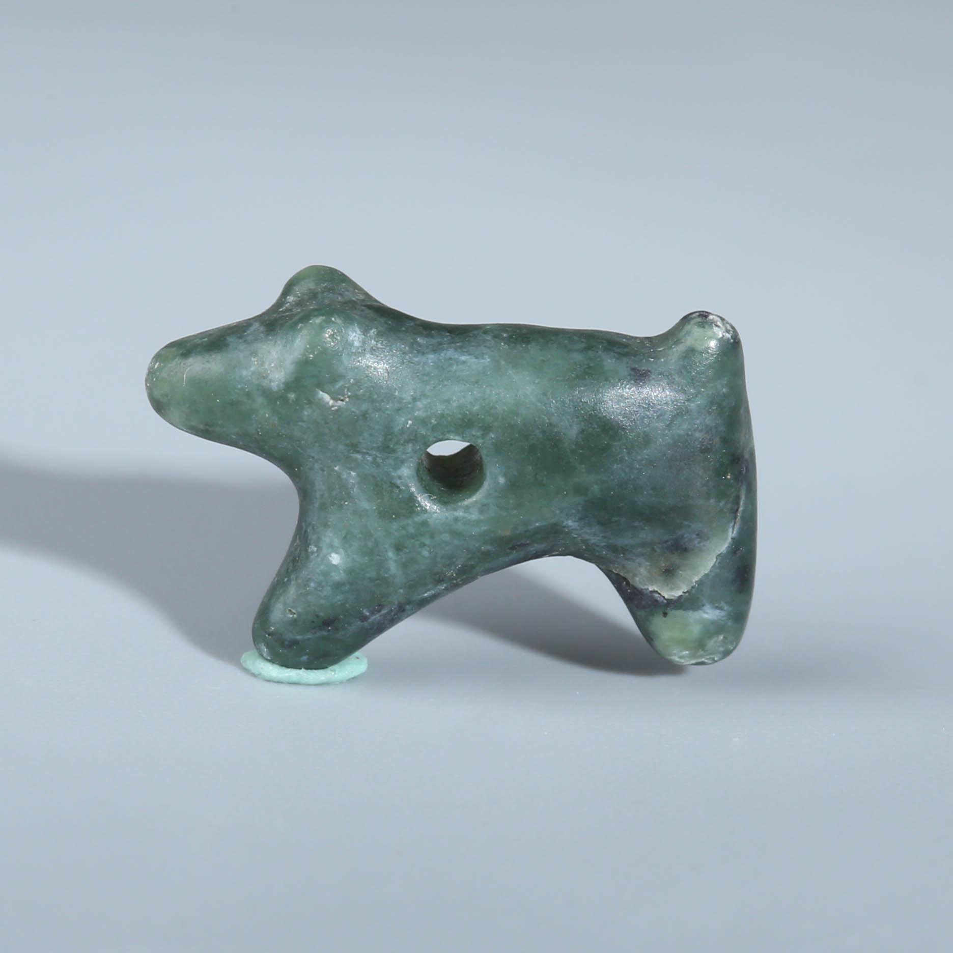 H13-345  东南亚pyu时期地方玉动物珠 10.8*5.2mm