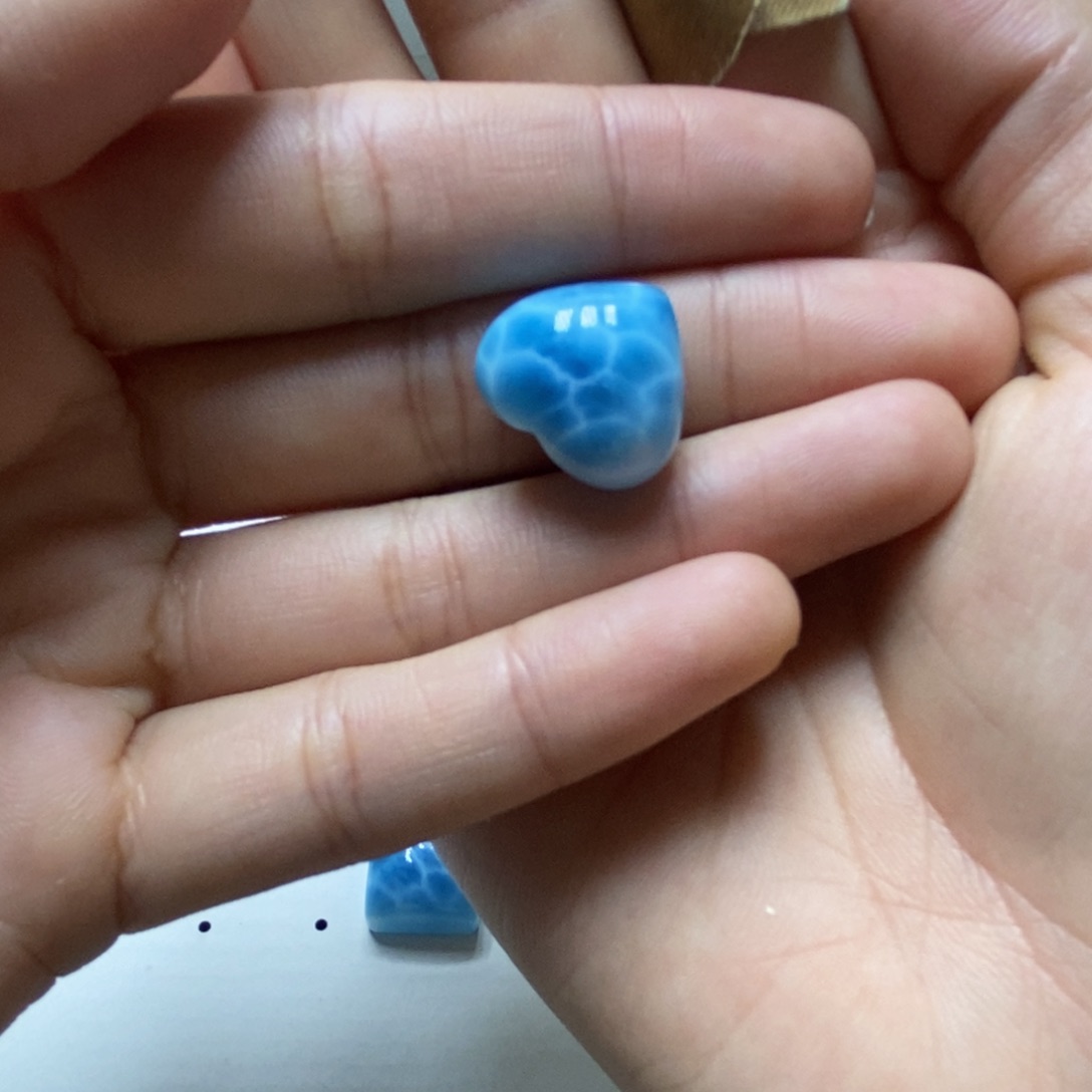 L****针钠钙石（海纹石）未镶嵌颈饰