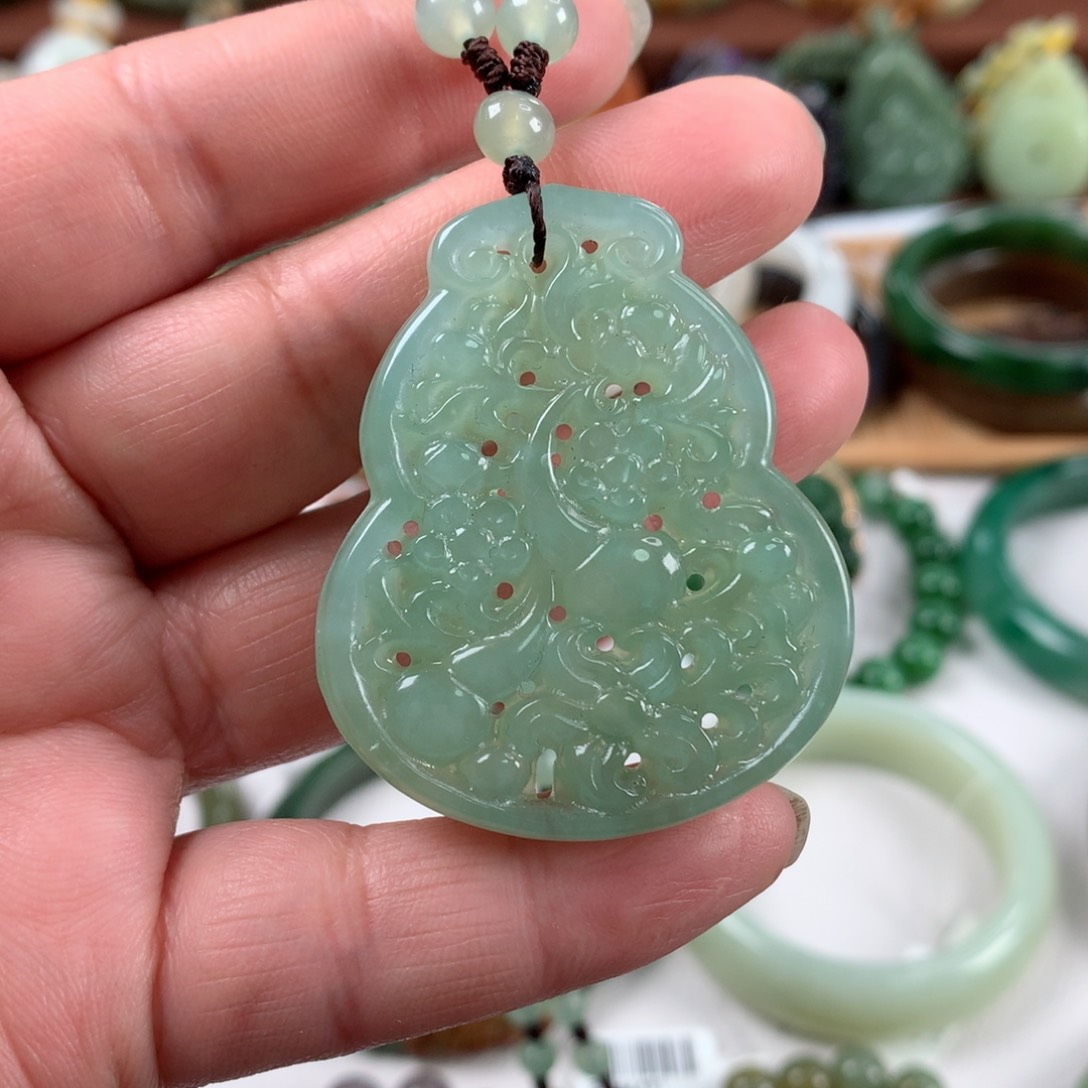岫玉颈饰未镶嵌吊坠