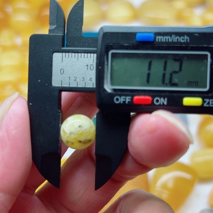 未镶嵌琥珀（矿物珀）裸石