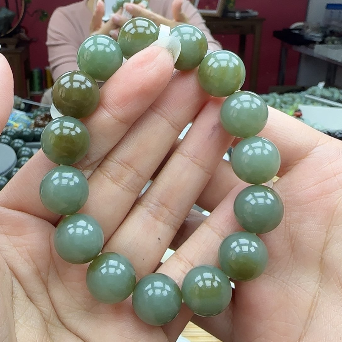 未镶嵌和田玉手链