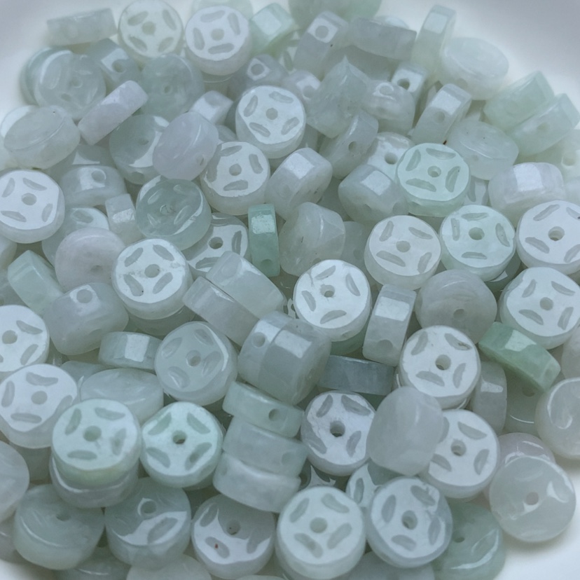 【闪购商品】翡翠手链未镶嵌卡8双面金钱扣50颗