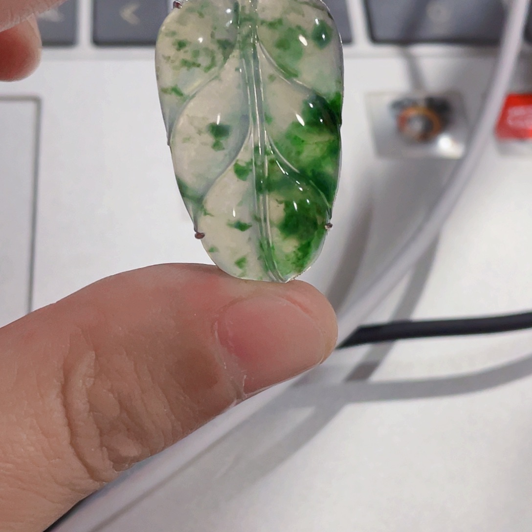 翡翠颈饰18K金镶嵌叶子