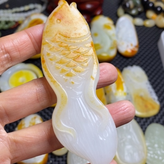 和田玉颈饰未镶嵌