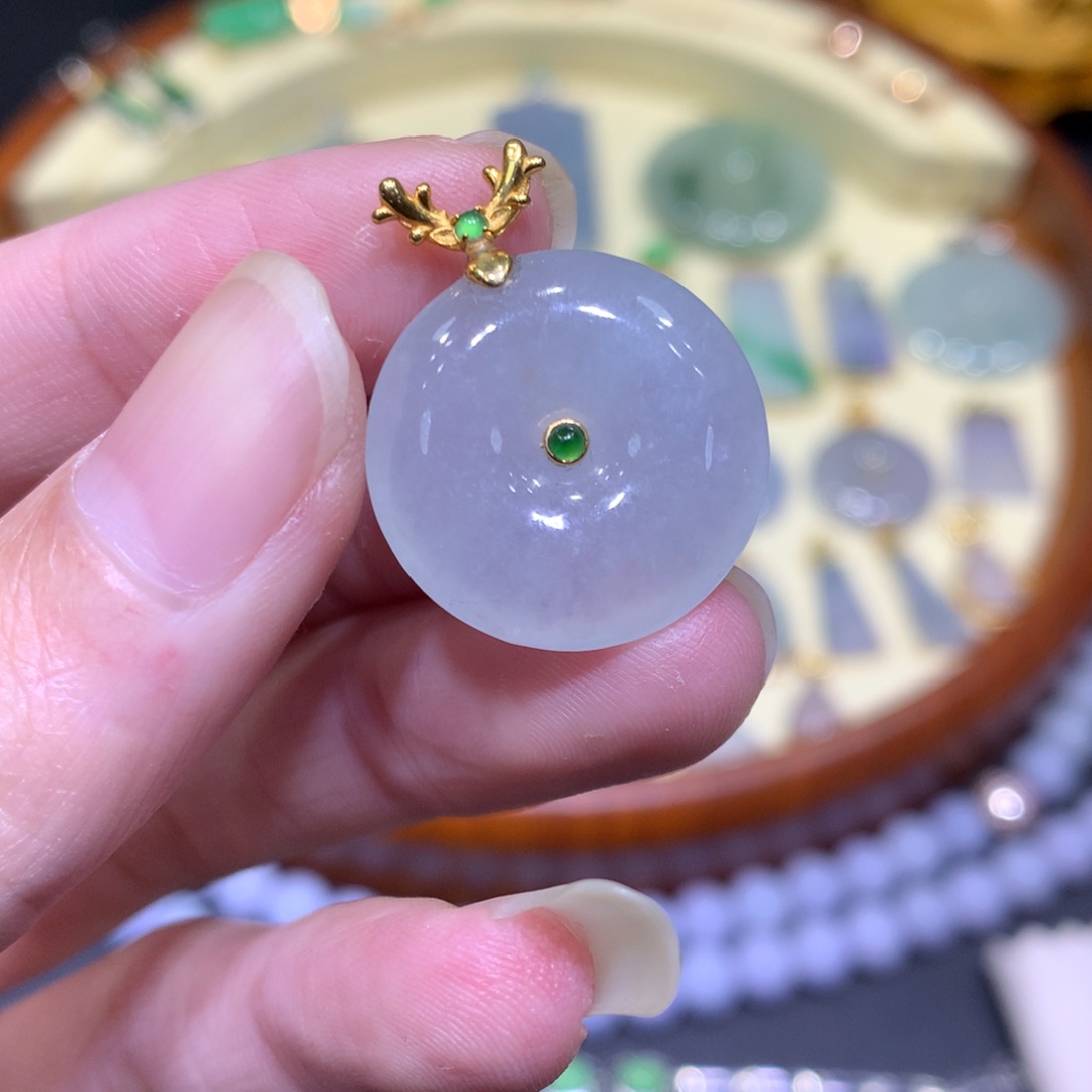 翡翠吊坠(不含链)18K金镶嵌