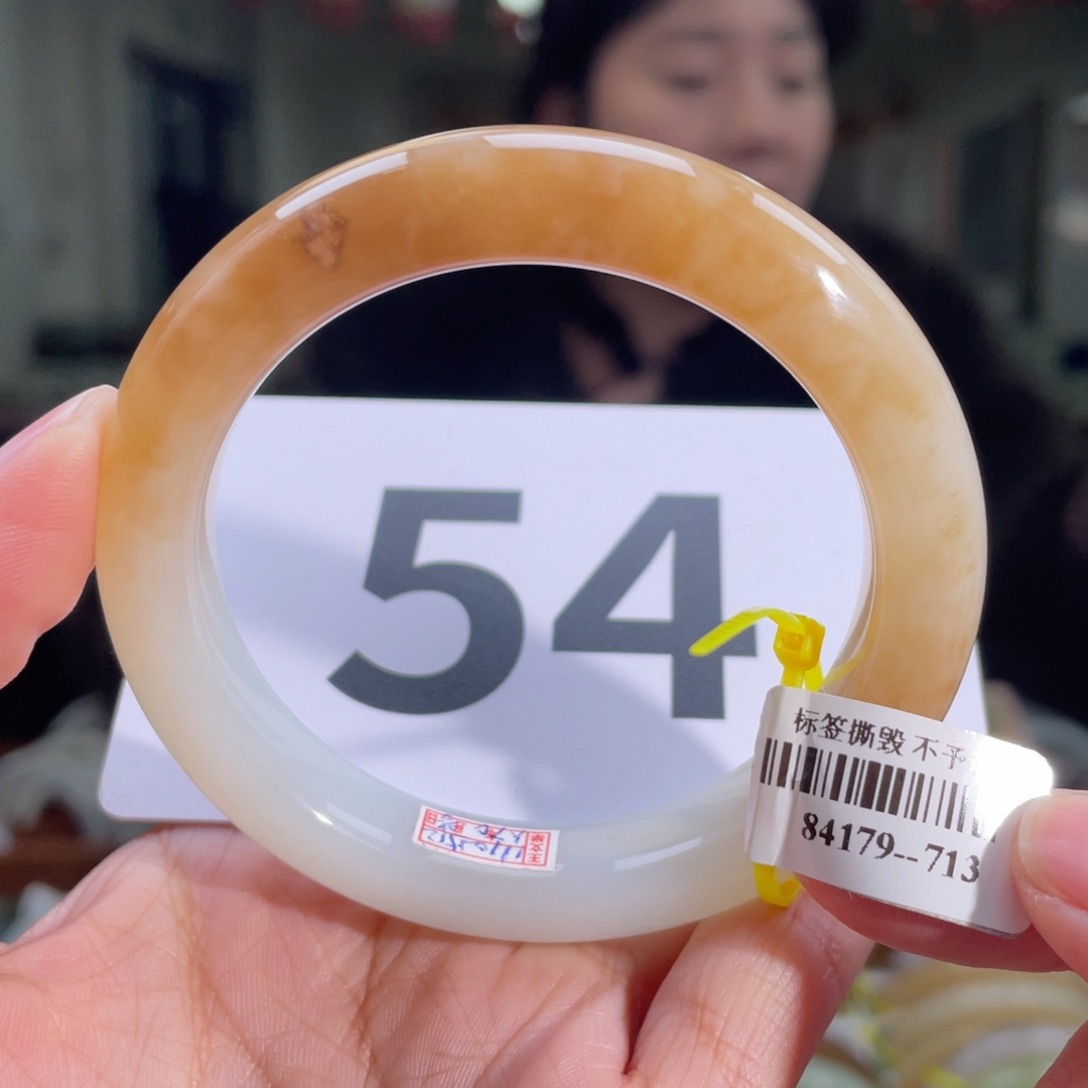 和田玉手镯未镶嵌包容沙坑